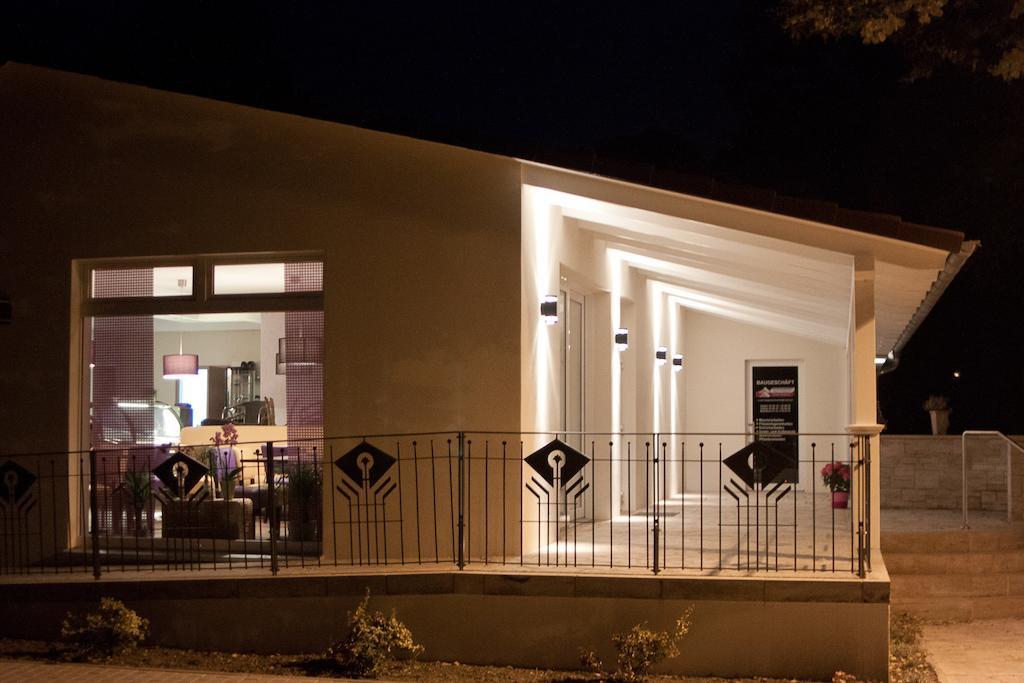 Cafe Hehrlich - Cafe, Pension & Mehr Bad Tennstedt Dış mekan fotoğraf