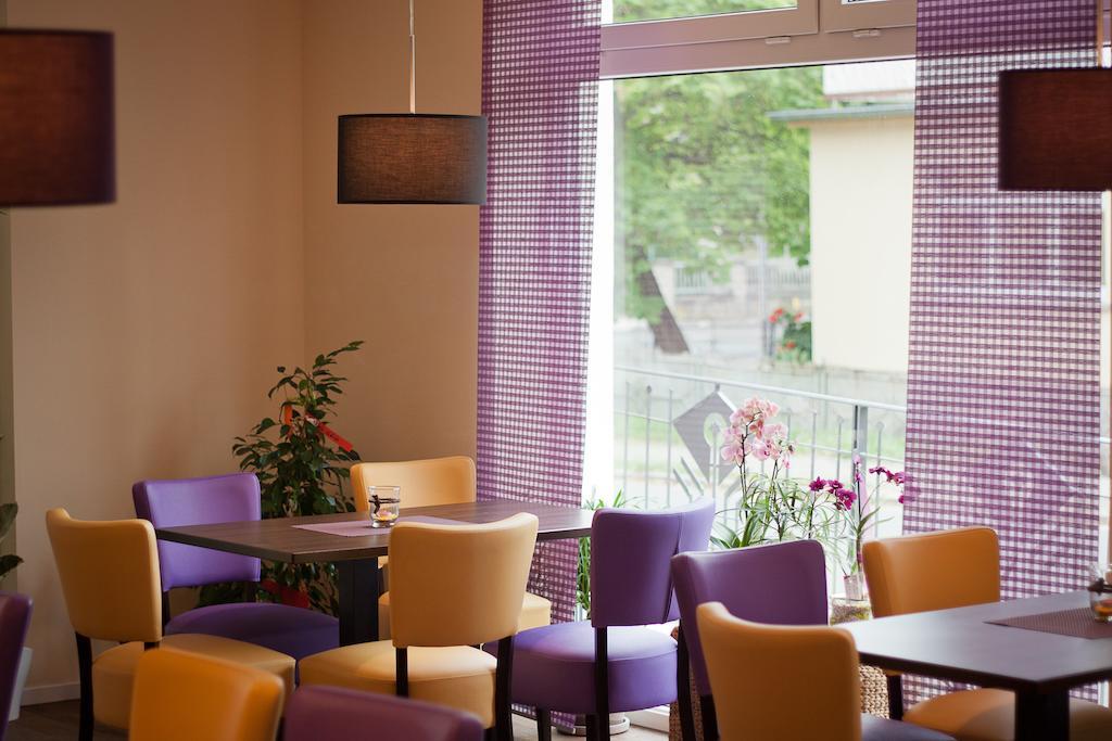 Cafe Hehrlich - Cafe, Pension & Mehr Bad Tennstedt Dış mekan fotoğraf